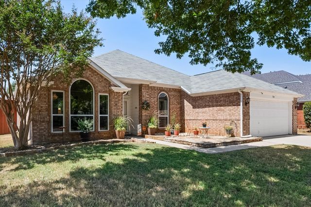 704 Oakridge Drive, Lake Dallas, TX 75065