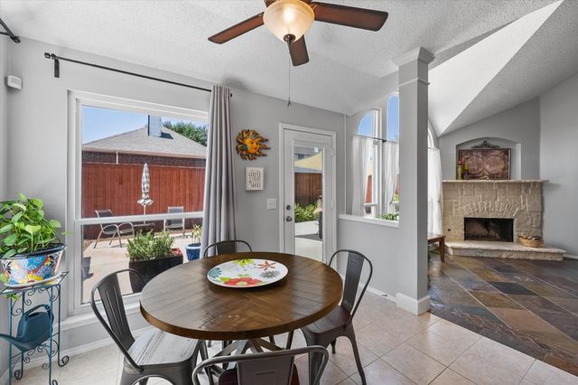 704 Oakridge Drive, Lake Dallas, TX 75065