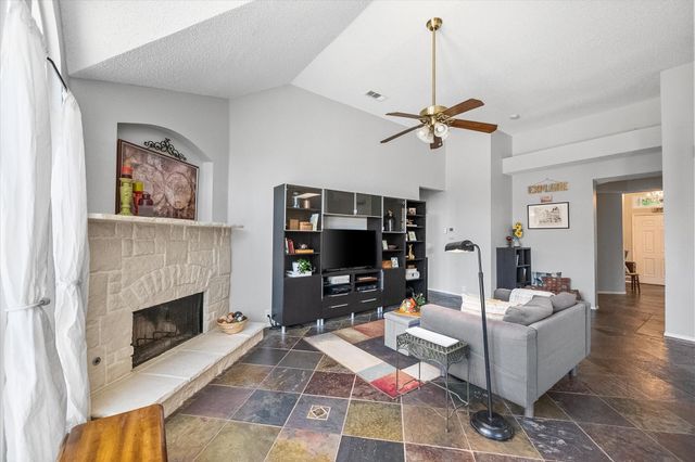 704 Oakridge Drive, Lake Dallas, TX 75065