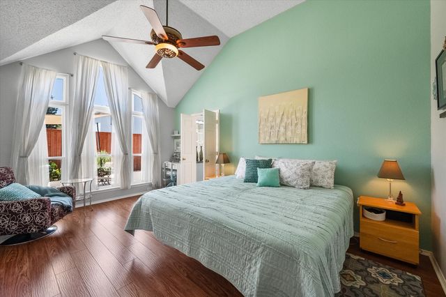 704 Oakridge Drive, Lake Dallas, TX 75065