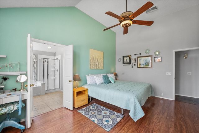 704 Oakridge Drive, Lake Dallas, TX 75065