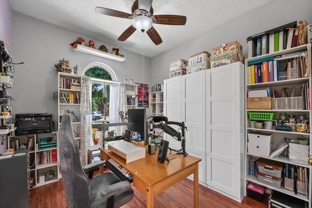 704 Oakridge Drive, Lake Dallas, TX 75065
