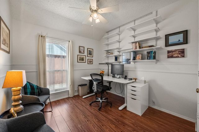 704 Oakridge Drive, Lake Dallas, TX 75065