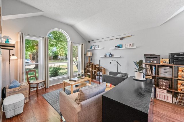 704 Oakridge Drive, Lake Dallas, TX 75065