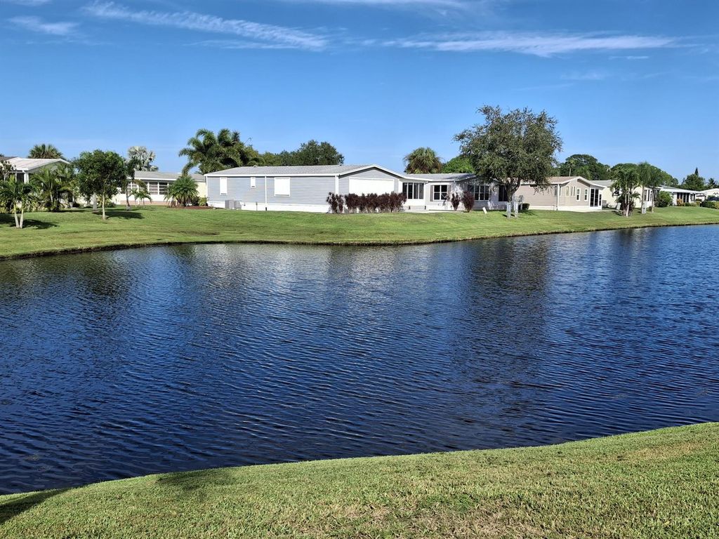 8483 Schefflera Court, Port St. Lucie, FL 34952