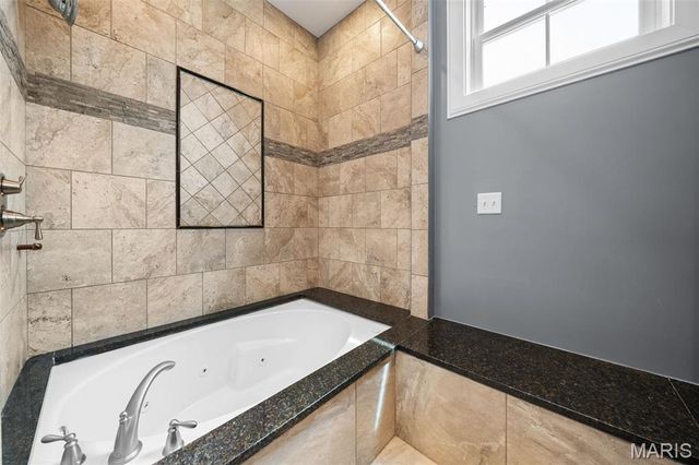 2112 S 11th Street, St Louis, MO 63104