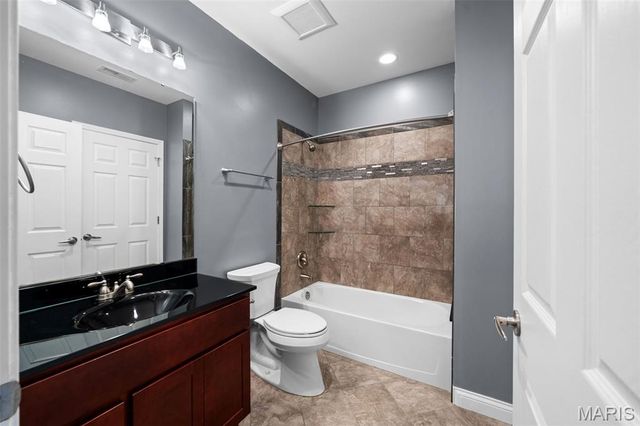 2112 S 11th Street, St Louis, MO 63104