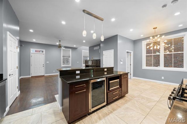 2112 S 11th Street, St Louis, MO 63104