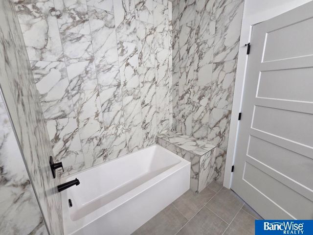 9409 Delano Drive, Lincoln, NE 68516