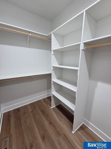 9409 Delano Drive, Lincoln, NE 68516