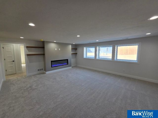 9409 Delano Drive, Lincoln, NE 68516