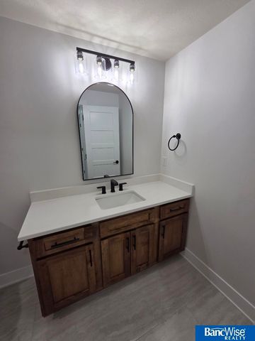 9409 Delano Drive, Lincoln, NE 68516