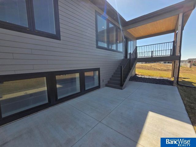 9409 Delano Drive, Lincoln, NE 68516