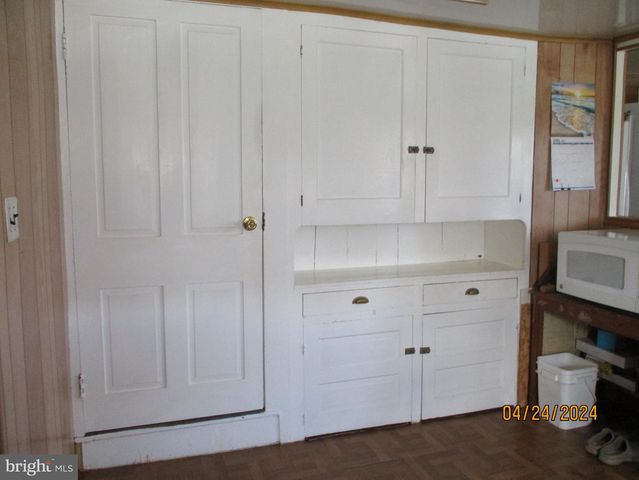 801 MULLICA HILL ROAD, Harrisonville, NJ 08039