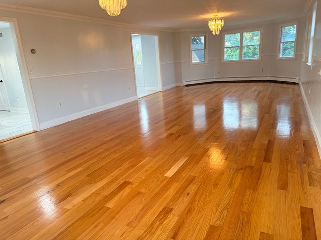 29 Newport Rd, Hull, MA 02045