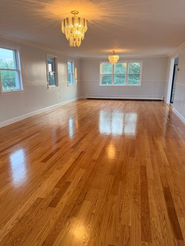 29 Newport Rd, Hull, MA 02045