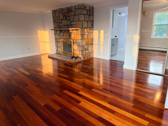 29 Newport Rd, Hull, MA 02045