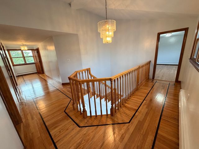 29 Newport Rd, Hull, MA 02045