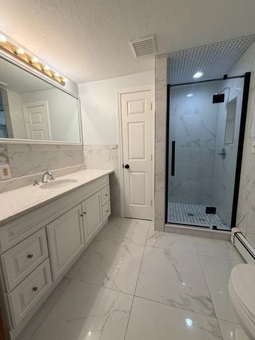 29 Newport Rd, Hull, MA 02045