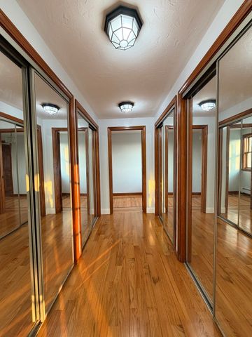 29 Newport Rd, Hull, MA 02045