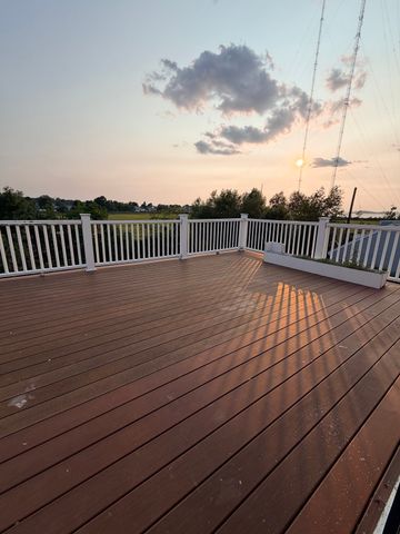 29 Newport Rd, Hull, MA 02045