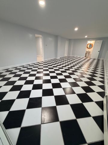 29 Newport Rd, Hull, MA 02045