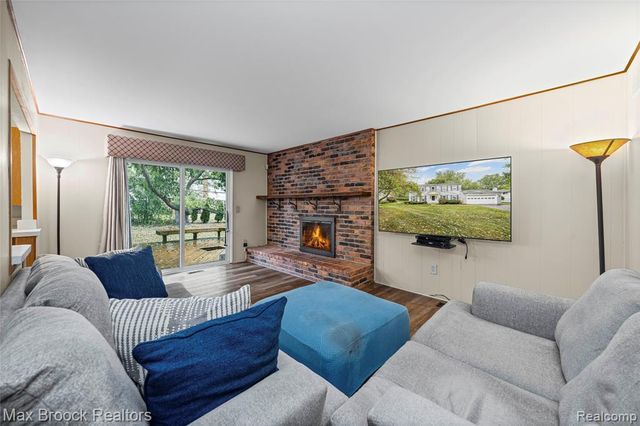 29580 Mayfair Drive, Farmington Hills, MI 48331