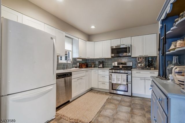 62 Unger Ave, Hopatcong Boro, NJ 07874