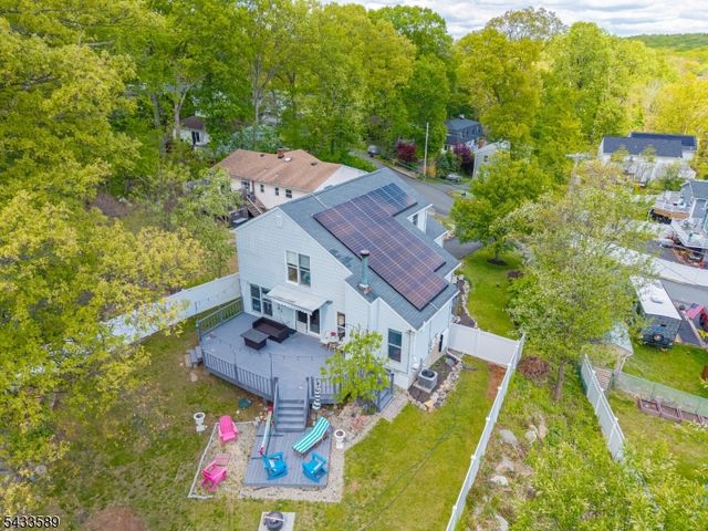 62 Unger Ave, Hopatcong Boro, NJ 07874