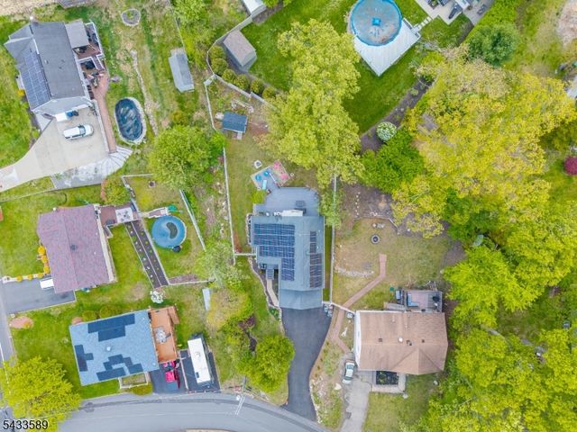 62 Unger Ave, Hopatcong Boro, NJ 07874