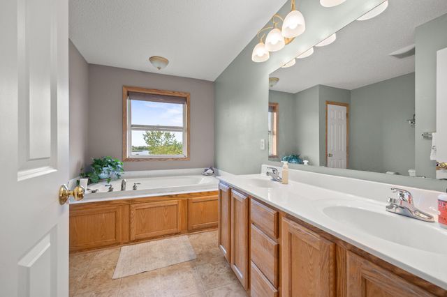 6653 Mackenzie Avenue NE, Otsego, MN 55301