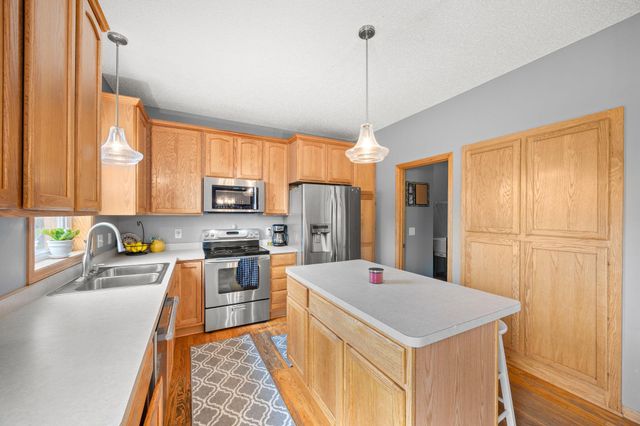 6653 Mackenzie Avenue NE, Otsego, MN 55301