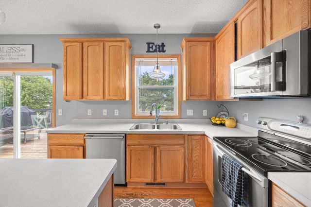6653 Mackenzie Avenue NE, Otsego, MN 55301