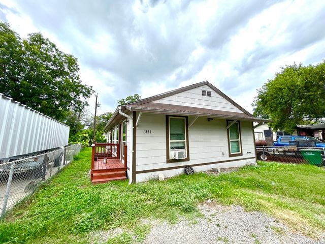 1222 Fenfield Ave Apt 2, San Antonio, TX 78211