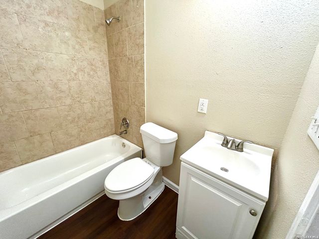 1222 Fenfield Ave Apt 2, San Antonio, TX 78211