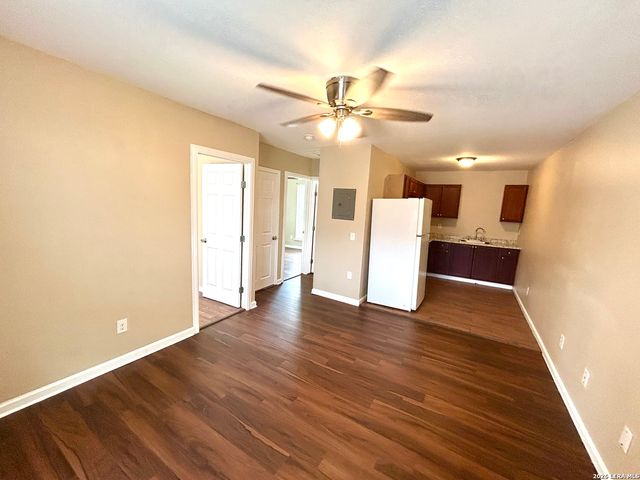 1222 Fenfield Ave Apt 2, San Antonio, TX 78211