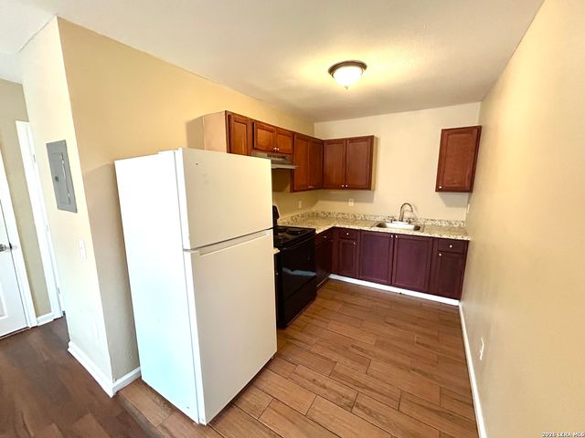 1222 Fenfield Ave Apt 2, San Antonio, TX 78211