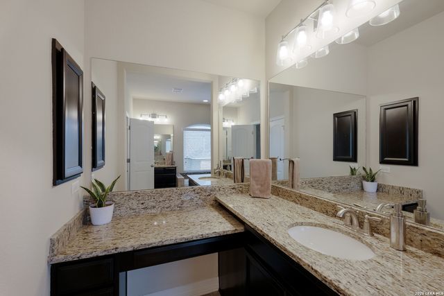 17814 Snowmass Mt, Helotes, TX 78023