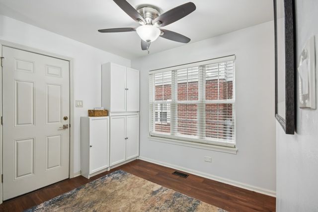 131 Willow Creek Lane, Willow Springs, IL 60480