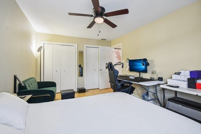 131 Willow Creek Lane, Willow Springs, IL 60480