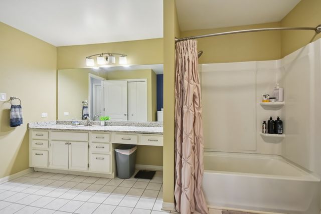 131 Willow Creek Lane, Willow Springs, IL 60480