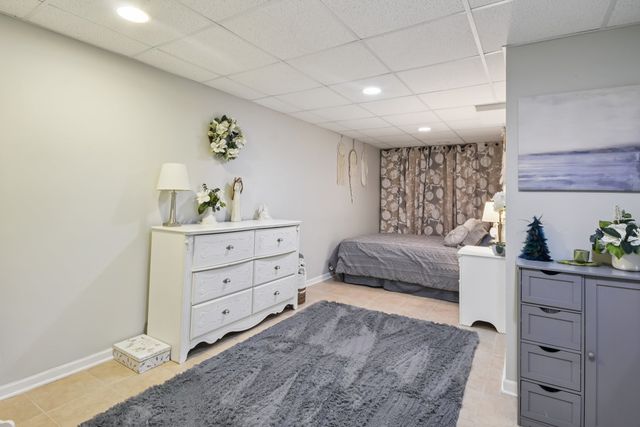 131 Willow Creek Lane, Willow Springs, IL 60480