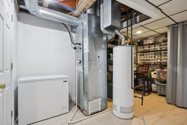 131 Willow Creek Lane, Willow Springs, IL 60480