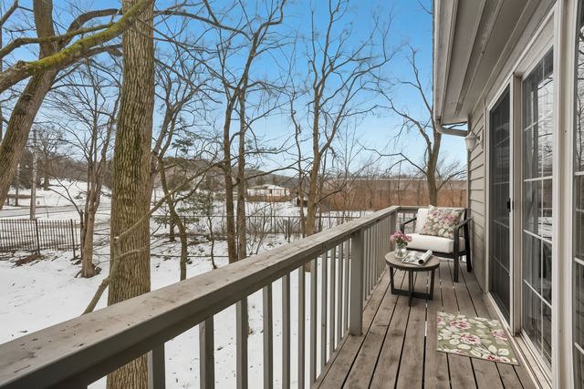 131 Willow Creek Lane, Willow Springs, IL 60480