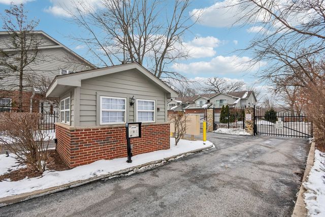 131 Willow Creek Lane, Willow Springs, IL 60480