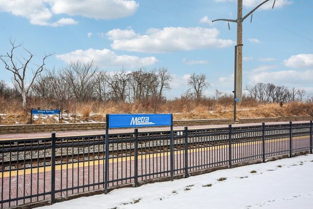 131 Willow Creek Lane, Willow Springs, IL 60480