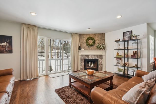 131 Willow Creek Lane, Willow Springs, IL 60480