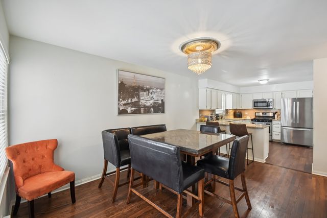 131 Willow Creek Lane, Willow Springs, IL 60480