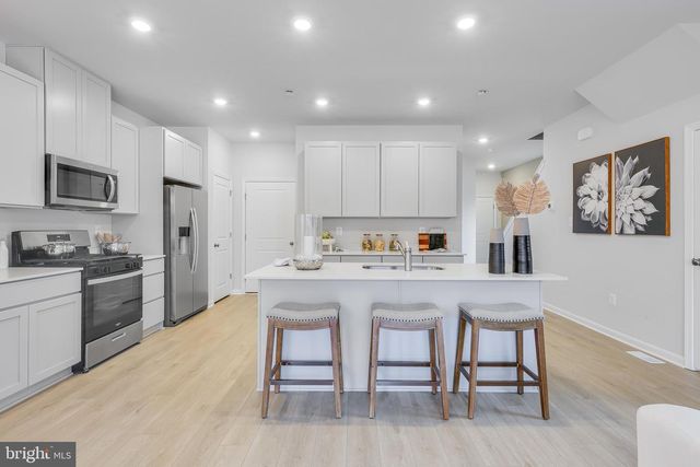 565 W NORTH ST, Smyrna, DE 19977