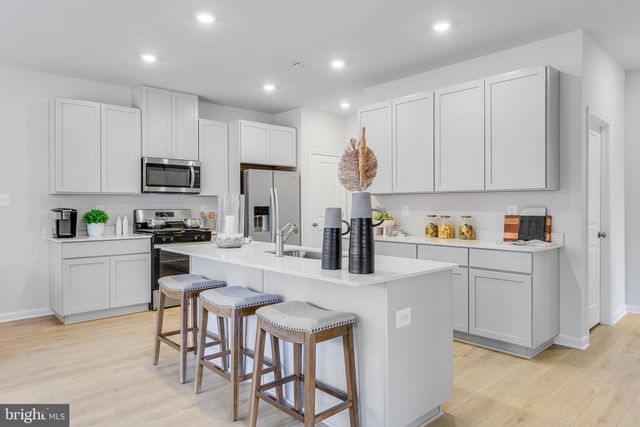 565 W NORTH ST, Smyrna, DE 19977